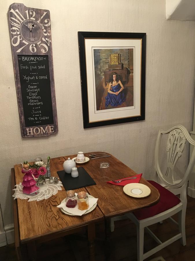 One Castle Street Bed And Breakfast Bakewell Exterior photo